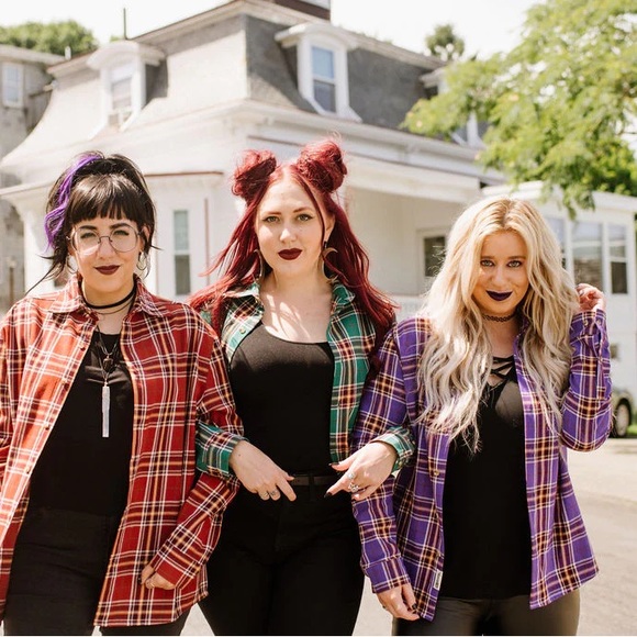 🚨NEW🚨Hocus Pocus Mary Flannel- Cakeworthy XL - Picture 6 of 12